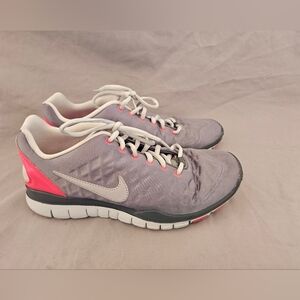 Nike Women's Sneakers in Gray and Pink